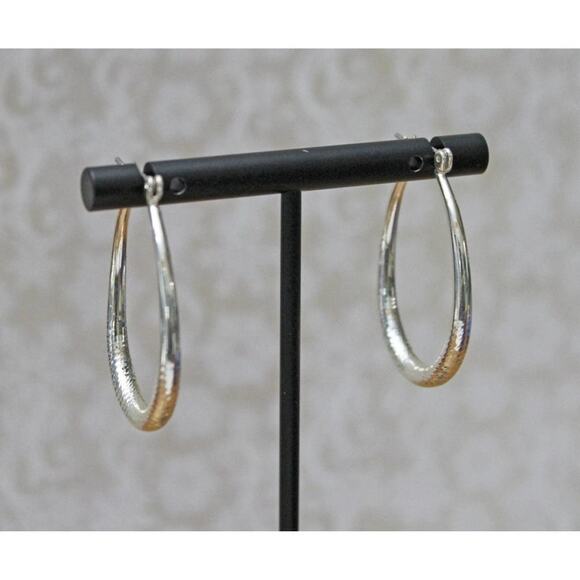 Silver Oblong Hoop Earrings with Slight Texture E99 - Picture 3 of 5